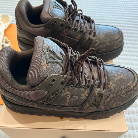 Louis Vuitton Trainer Sneaker (New & Never Worn) - Picture 2 of 6